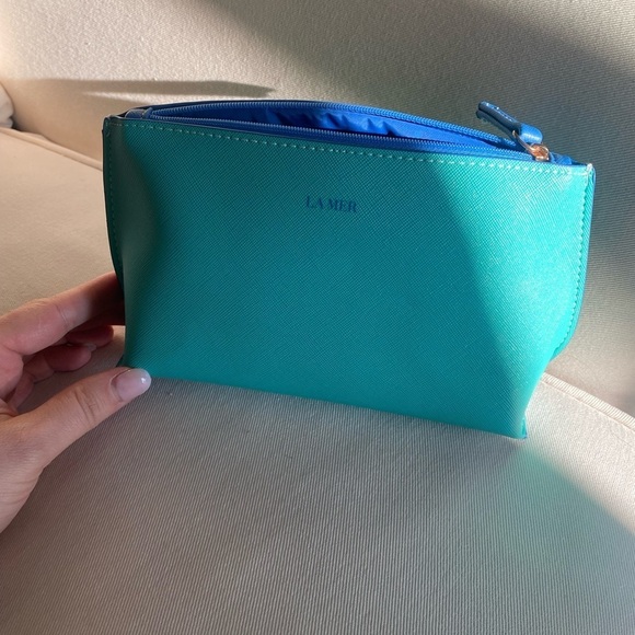 Gorgeous La Mer makeup bag - Picture 3 of 12